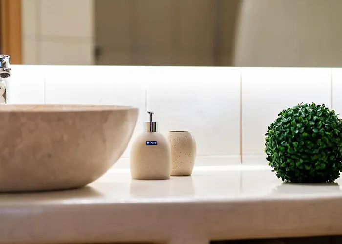 Moonstone Karterados (Santorini)